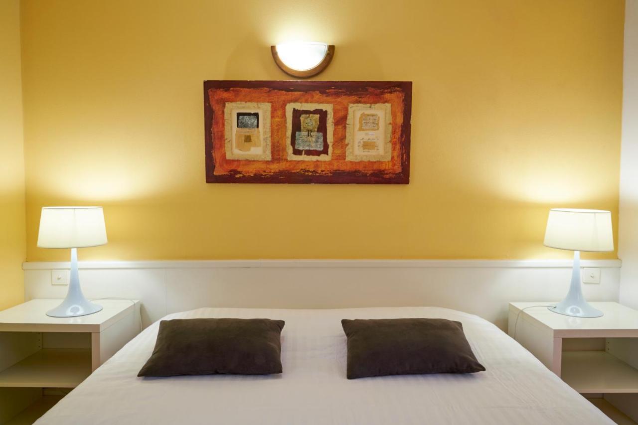 Logis Hotel Le Belle Rive Najac Eksteriør billede