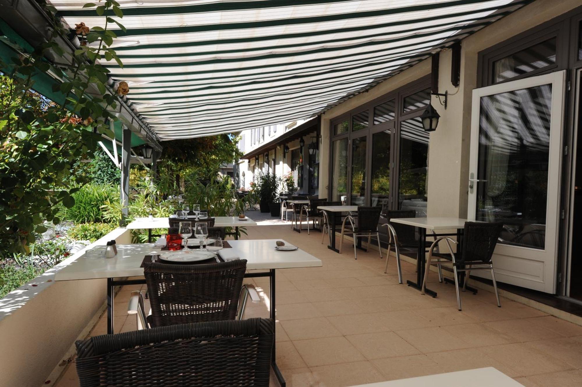 Logis Hotel Le Belle Rive Najac Eksteriør billede