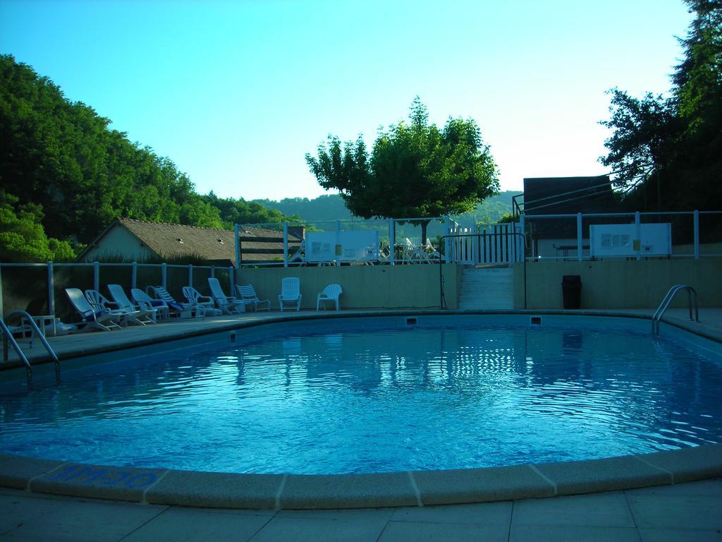 Logis Hotel Le Belle Rive Najac Eksteriør billede