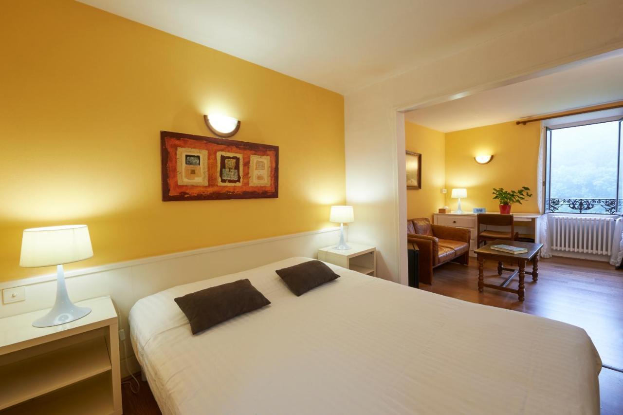 Logis Hotel Le Belle Rive Najac Eksteriør billede