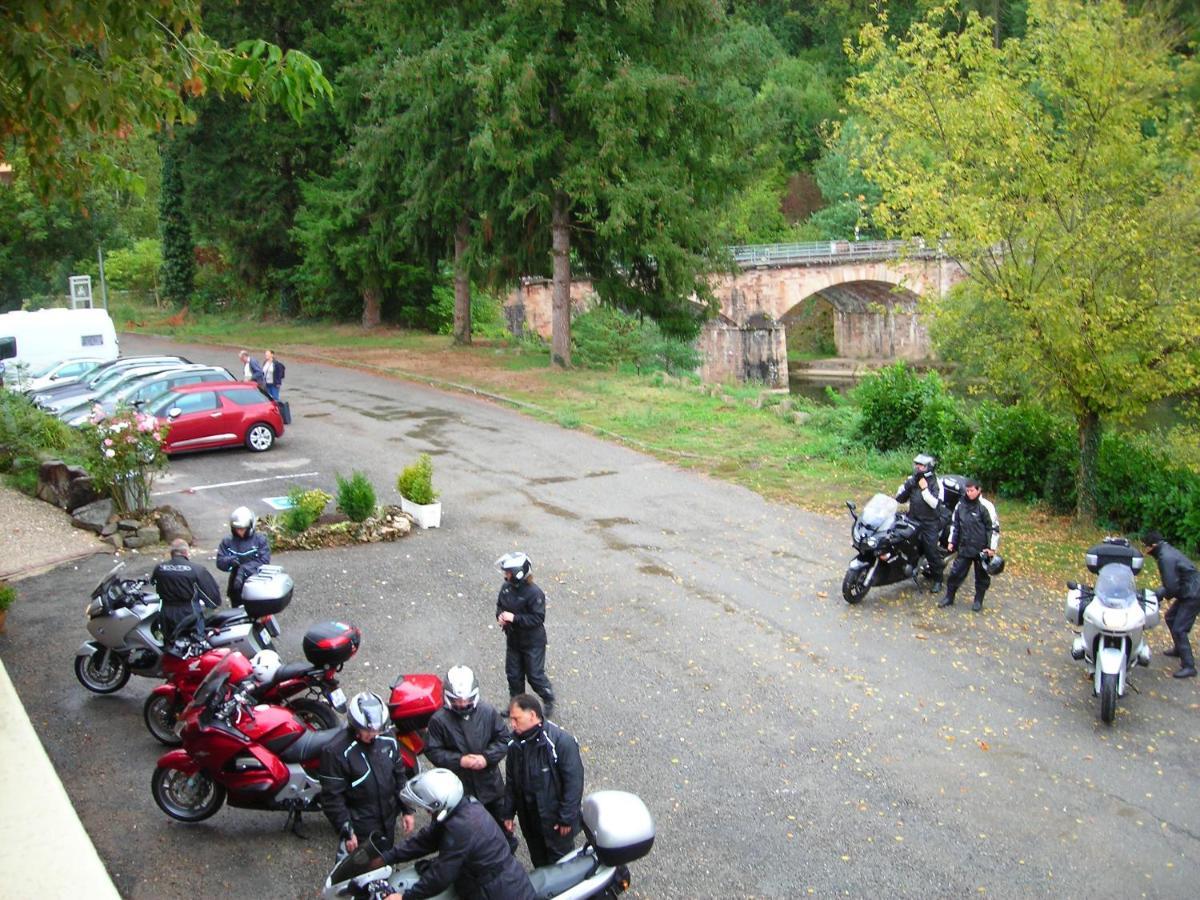 Logis Hotel Le Belle Rive Najac Eksteriør billede
